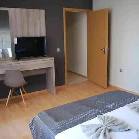 Aglaya Beach Apartment *